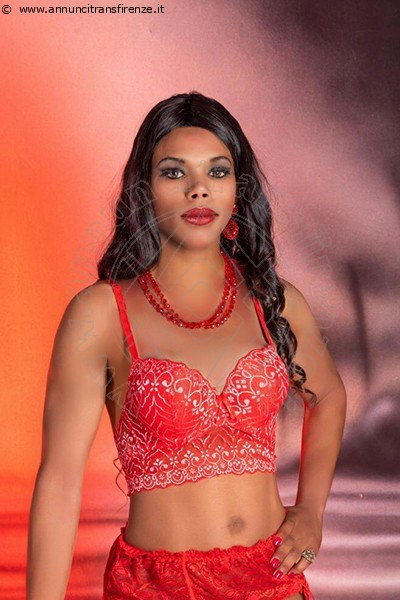 Foto Naomi Fire  Annunci Transescort Isernia